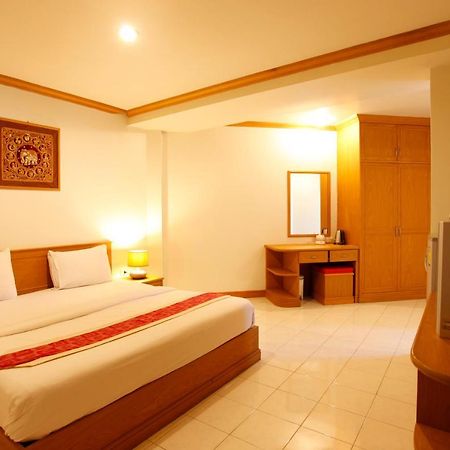 Casa Jip Guesthouse Patong Kültér fotó