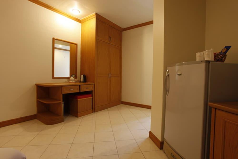 Casa Jip Guesthouse Patong Kültér fotó