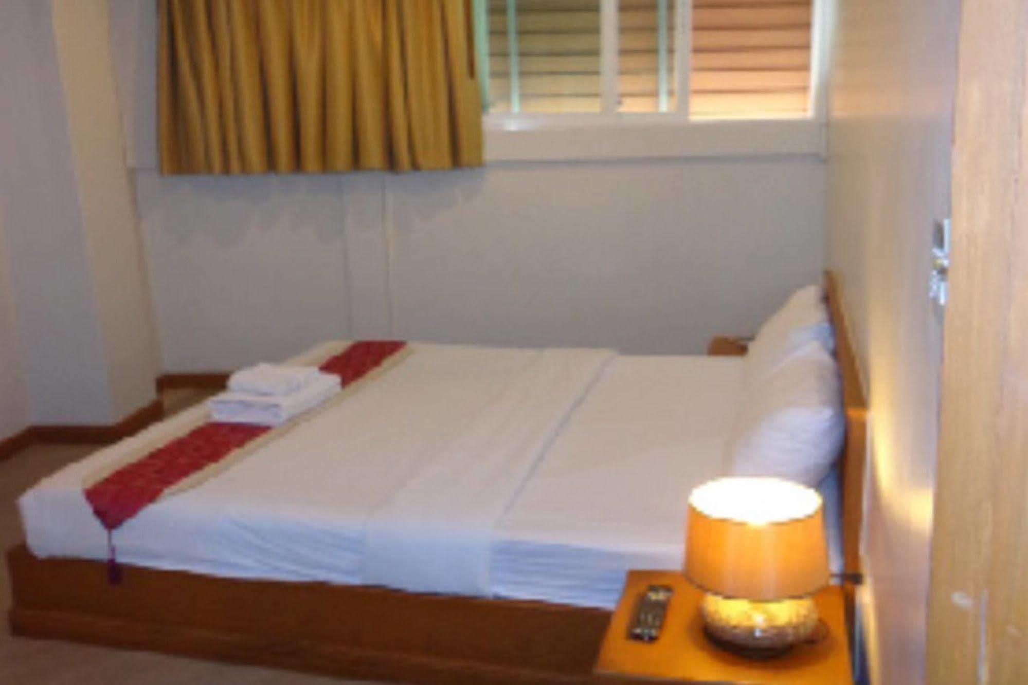 Casa Jip Guesthouse Patong Kültér fotó