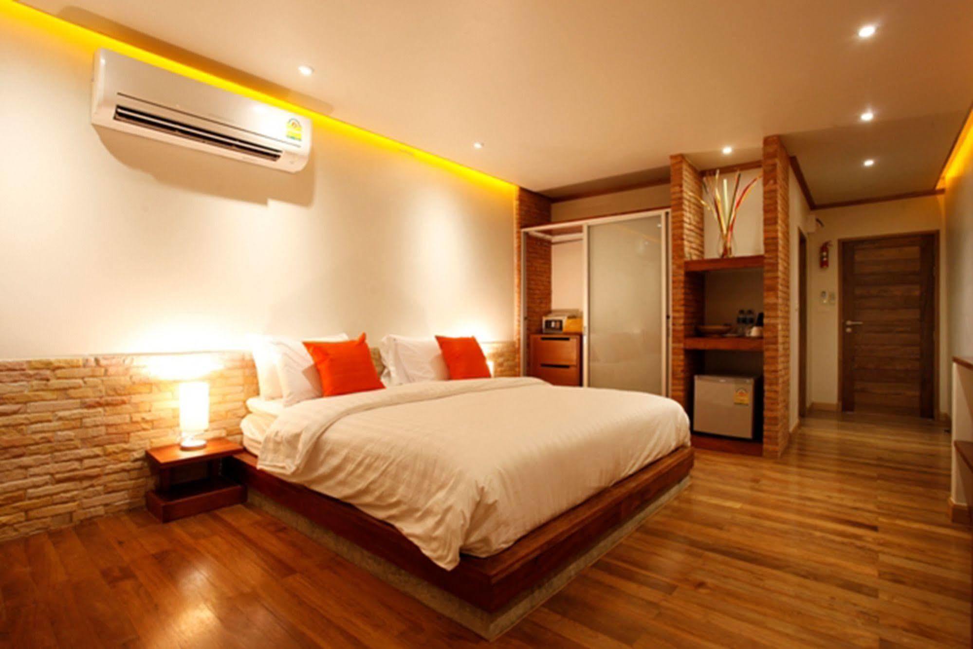 Casa Jip Guesthouse Patong Kültér fotó
