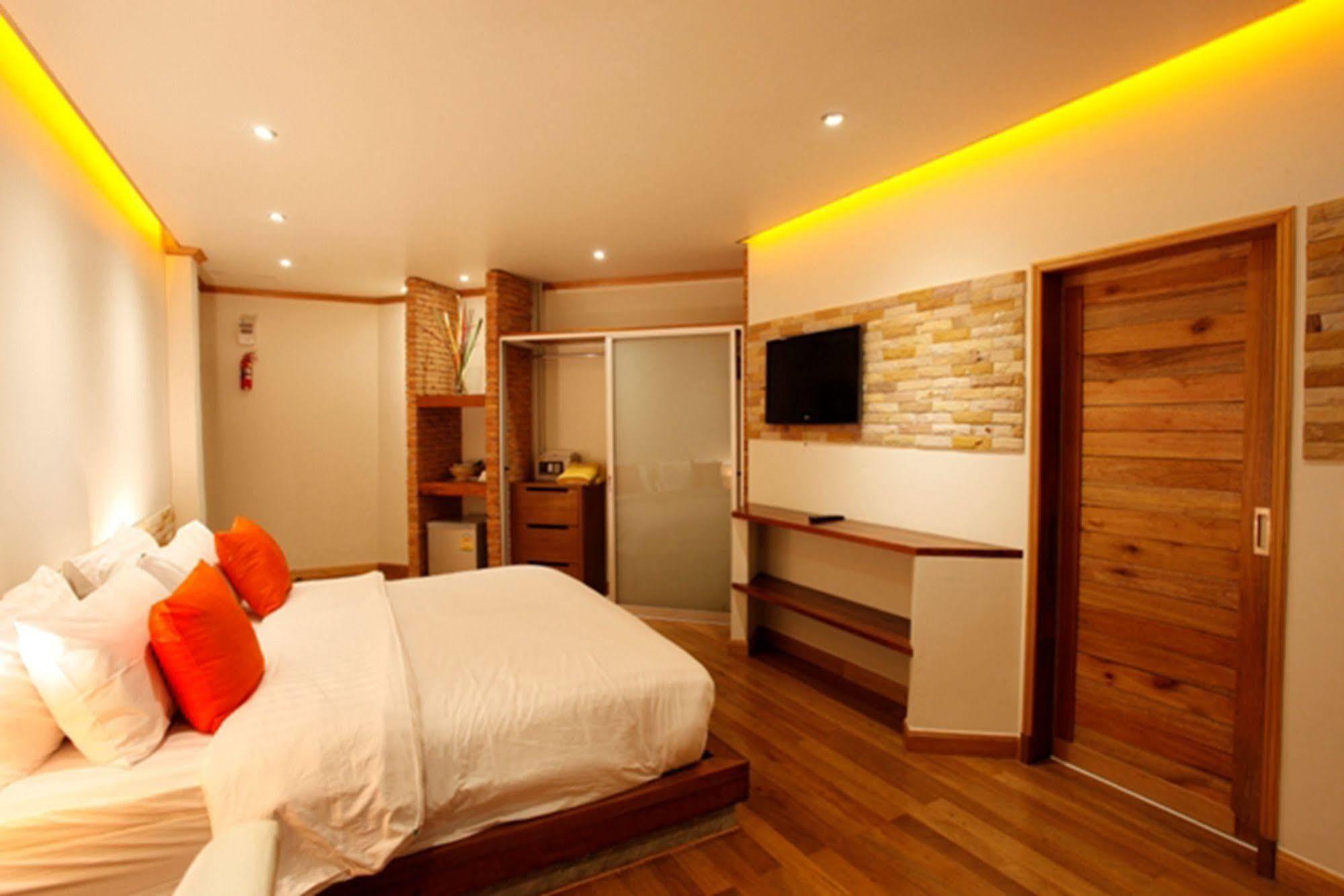 Casa Jip Guesthouse Patong Kültér fotó