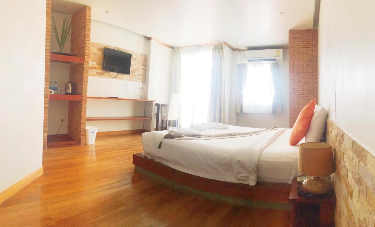 Casa Jip Guesthouse Patong Kültér fotó